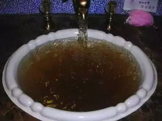 看看您家用的水管，是不銹鋼水管太貴，還是家人的健康不值得投資？